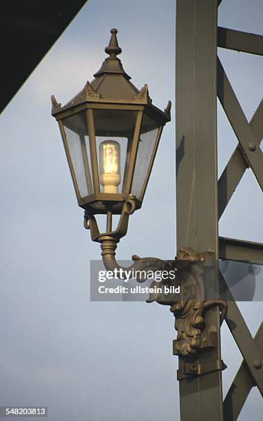 Straßenlaterne an der alten Harburger Elbbrücke