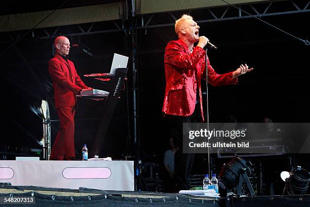 Erasure - Band, Pop music, UK - Singer Andy Bell with Keyboarder Vince Clarke performing in Berlin, Germany, Zitadelle