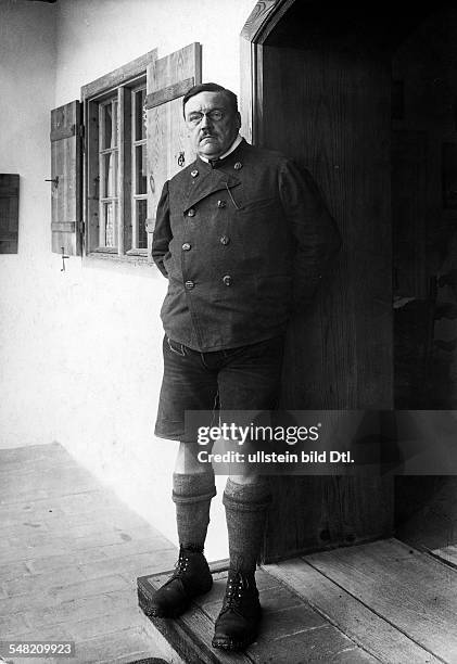 Thoma, Ludwig - Writer, Germany *21.01.1867-+ - at his country house in Rottach near the lakeTegernsee - 1912 - Photographer: Philipp Kester -...