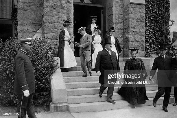 Helen Taft *02.06.1861-+ Wife of William H. Taft 27th President of the United States No further information. - 1910 - Photographer: Philipp Kester -...