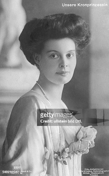 Mecklenburg-Schwerin, Cecilie of - Crown Princess of Prussia *20.09.1886-+ wife of Wilhelm of Prussia, Crown Prince - 1909 - Photographer: Selle &...