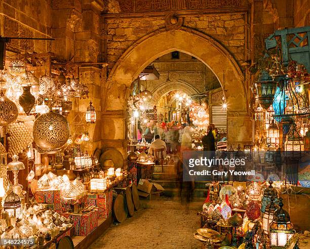grand archway in khan el-khalili bazaar - cairo photos et images de collection