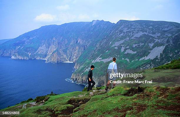 slieve league - slieve league donegal stock pictures, royalty-free photos & images