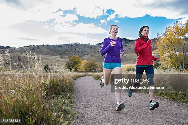 female runners in colorado - boulder colorado stock pictures, royalty-free photos & images