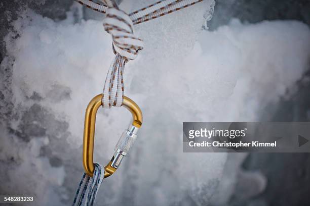 ice climbing - karabijnhaak stockfoto's en -beelden