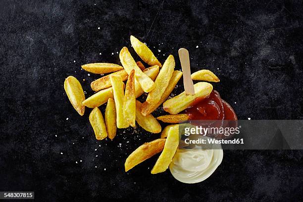 french fries with mayonnaise and ketchup - savory sauce bildbanksfoton och bilder