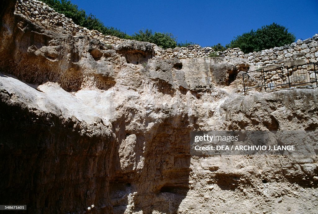 The entry shaft to water collecting systems