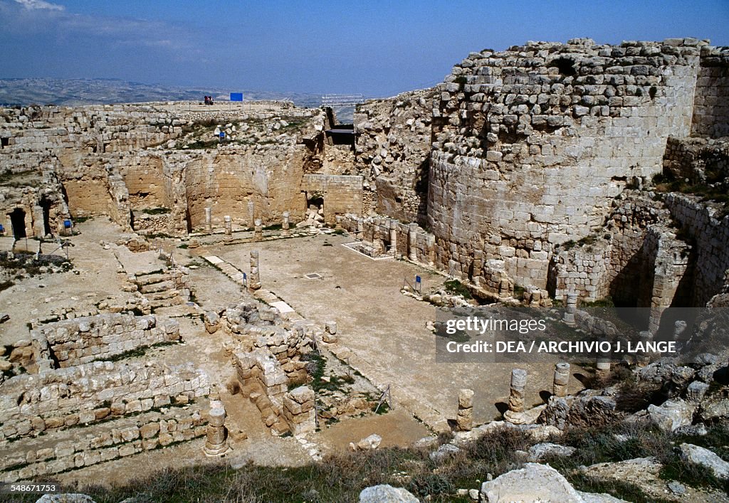 The colonnaded courtyard...