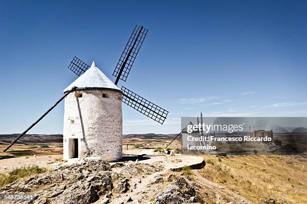 la mancha windmills, don quijote famous landmark. - francesco riccardo iacomino spain stock pictures, royalty-free photos & images