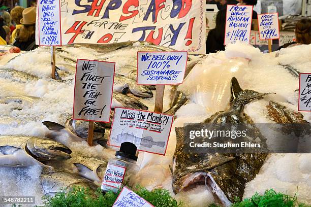 fresh fish  - pike place fish market stock pictures, royalty-free photos & images