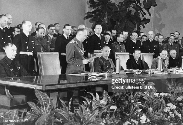 Germany Free State Prussia Berlin : Tripartite Pact - Romanian Head of State Ion Antonescu giving an adress after the signing of the Pact in the...