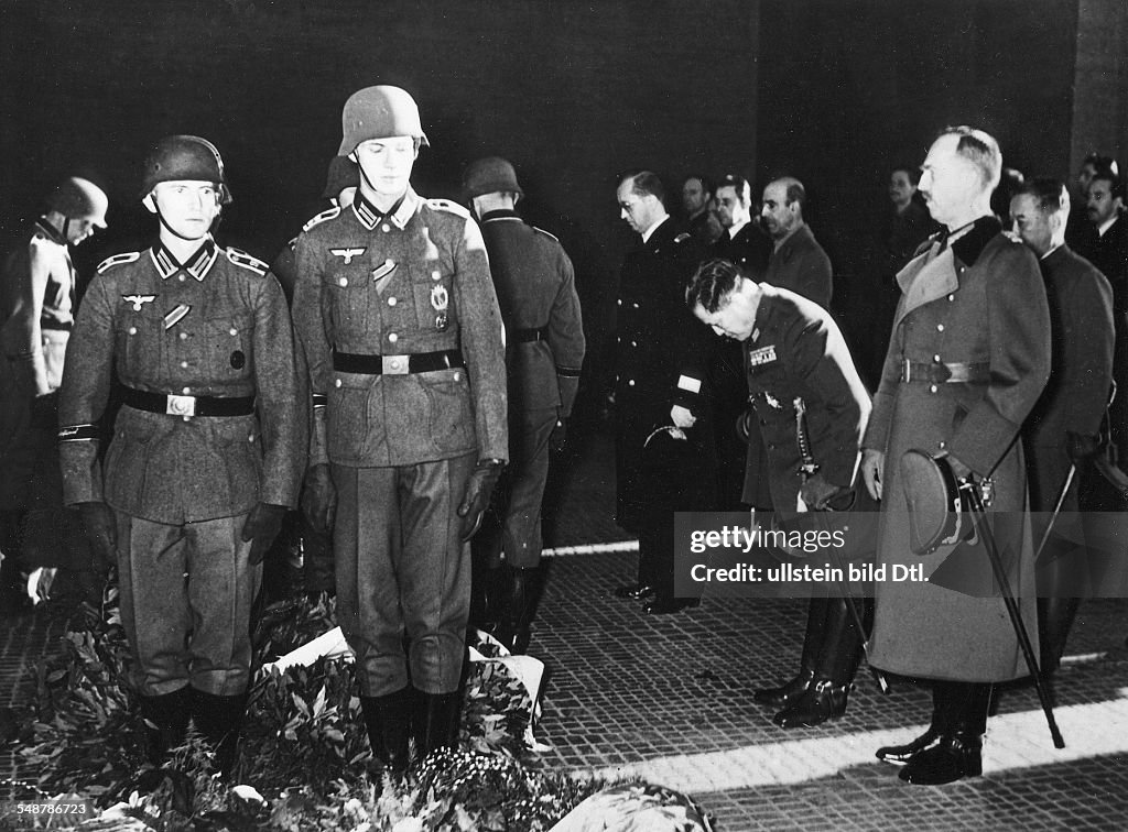 Germany Free State Prussia Berlin : Tripartite Pact Wreath-laying ceremony at the War Memorial to mark the 1st anniversary of the Pact; on the right: Berlin City Commandant Paul von Hase (front), Japanese Embassador Hiroshi Oshima (bowing), and the I