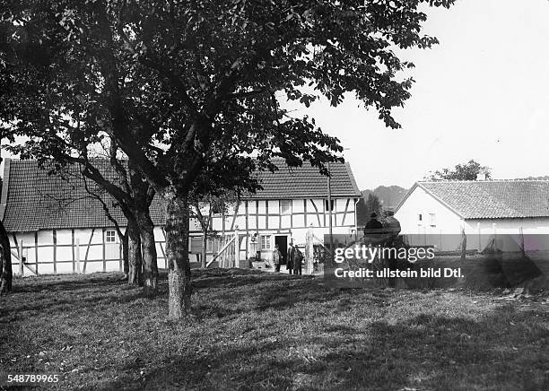 Germany Free State Prussia Rhine-Province : forestry estate of the prison Siegburg - 1929 - Photographer: Frankl - Vintage property of ullstein bild