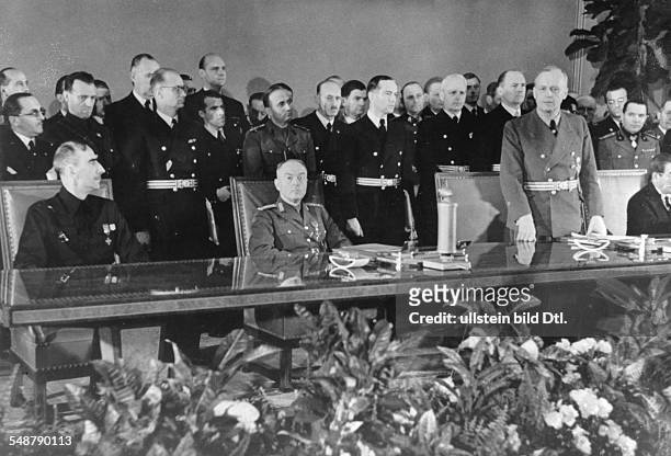 Germany Free State Prussia Berlin : Tripartite Pact - German Foreign Minister Joachim von Ribbentrop giving an adress after the signing of the Pact...