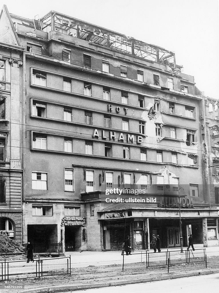 Germany Berlin British sector:Kurfuerstendamm 68, building of the Alhambra cinema with war damages - undated - Photographer: Martin Badekow -    Vintage property of ullstein bild