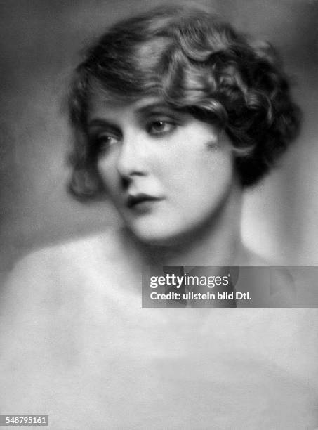 Robertson, Imogene - Actress, USA *-+ nee: Mary Imogene Robertson - Portrait - about 1928 - Photographer: Mario von Bucovich - Published by: 'Uhu'...