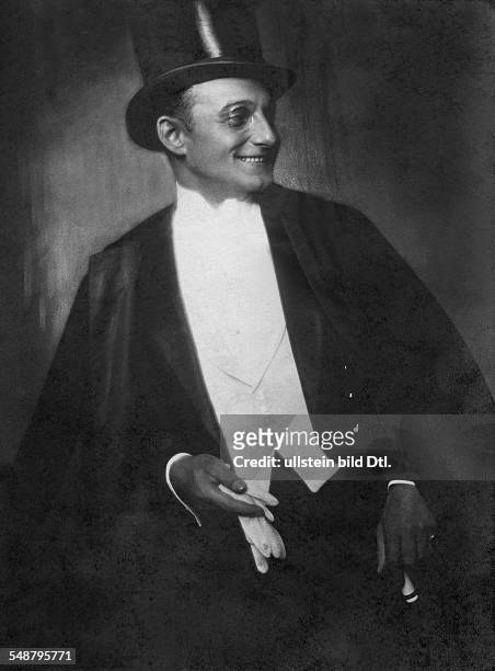 Naestelberger, Robert - Opera Singer, Actor, Austria *1887-+ - 1928 - Photographer: Edith Barakovich - Vintage property of ullstein bild
