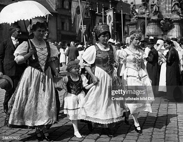 Countesses 28 Hungarian Countesses Stock Photos, High-Res Pictures, and Images ...