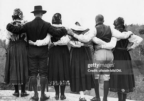 Sweden Stockholm : the Stokholm youth club 'Solfaeter', members dancing - 1928 - Photographer: Frankl - Vintage property of ullstein bild