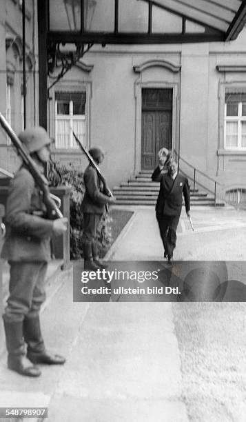 Meissner, Otto - Jurist, Administrator, D *13.03.1880-+ Head of the Office of the Chancery of Hitler 1934-1945 - Portrait - about 1931 - Published...