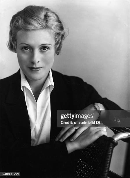 14 Erika Fiedler Photos & High Res Pictures - Getty Images