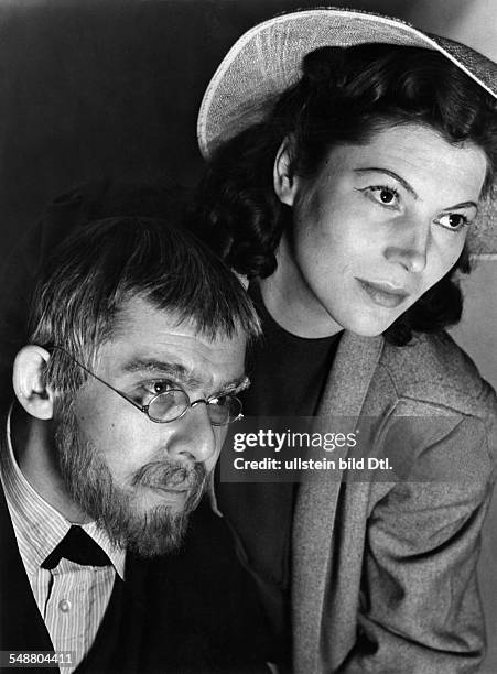 Moog, Heinz - Actor, Austria *28.06..1989+ - with actress Elsbeth Jaeger in the play 'Der einsame Mann' by Gherardo Gherardi, directed by Richard...