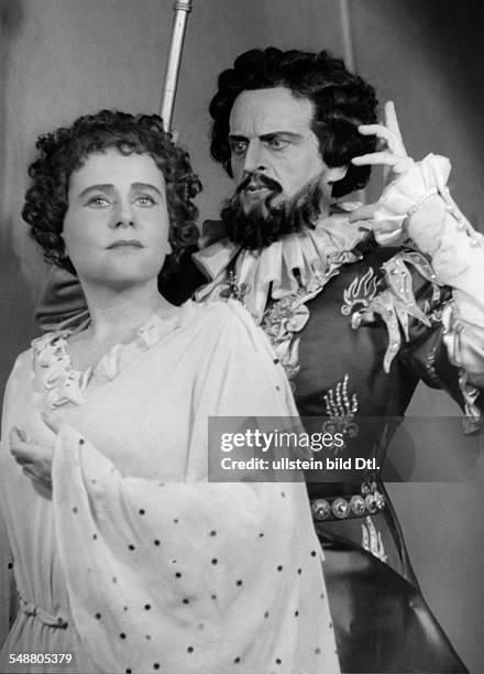 Karl August Neumann, singer, with Vera Schroeder in the Staatsoper Unter den Linden, Berlin - Photographer: Charlotte Willott - Published by: 'Das 12...