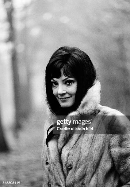 Moffo, Anna - Opera Singer, Actress, USA *27.06..2006+ - wearing a fur - 1965 - Photographer: Jochen Blume - Vintage property of ullstein bild