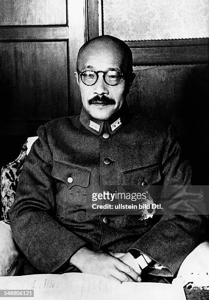 Tojo, Hideki - General, Politician, Japan *30.12.1884-+ - Prime Minister of Japan - Portrait in uniform - undated - Photographer:...