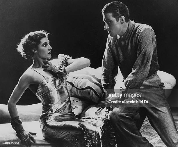 La Jana - Actress, Dancer, Germany * - + - with Anton Dolin in the mime drama 'Die Hand' by Henry Berenyi - undated - Photographer: von Gudenberg -...