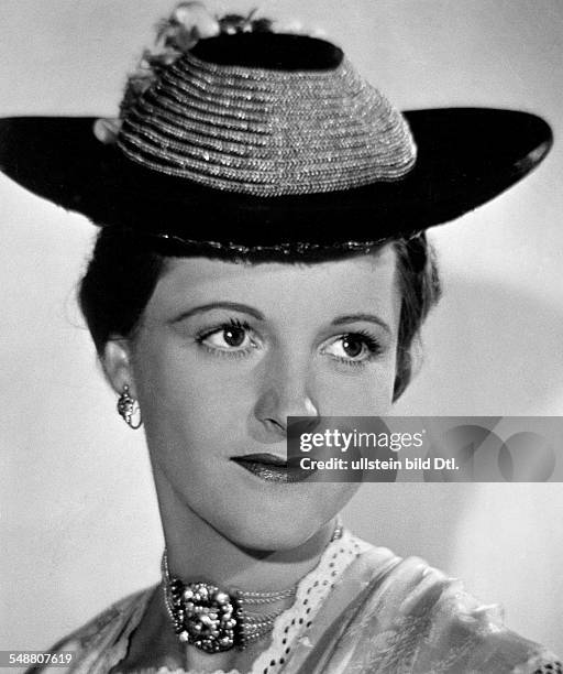 Knotek, Hansi - Actress, Austria *- Starring in the movie 'Die Erbin vom Rosenhof', directed by Franz Seitz sen., Germany 1941/1942 - 1941 -...