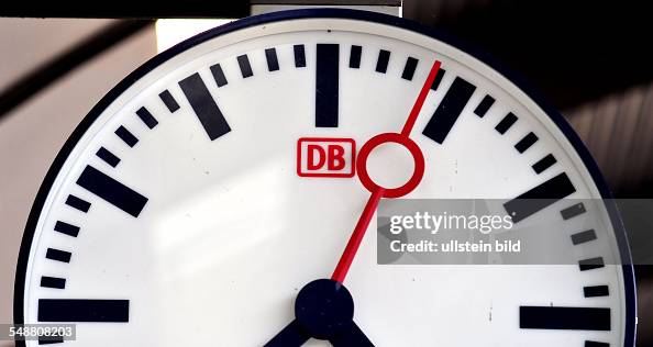 Bahn Stock Bahnhofsuhr Deutsche Bahn Db Bahnhofsuhr Deutschland
