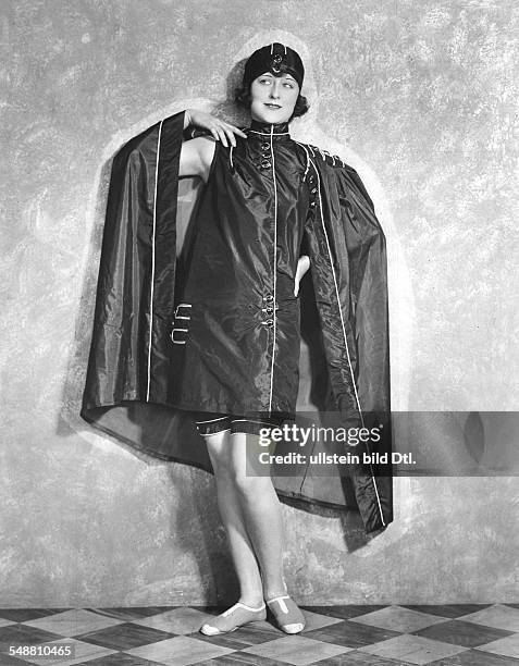 Swimming wear made of taffeta with white piping - full-figure portrait - around 1926 - Photographer: Joel Feder, sold by Bruno Winterfeld - Published...