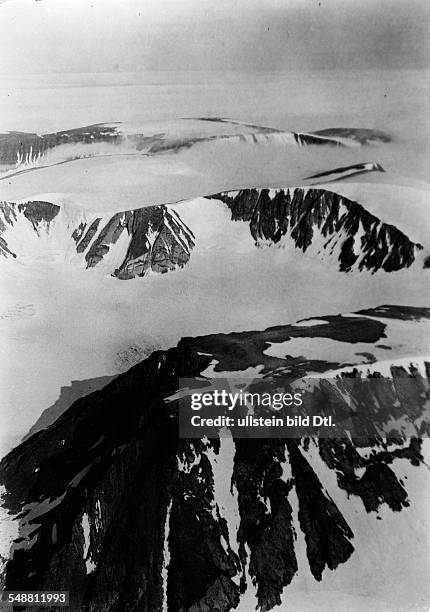 Polar flight of the LZ 127 'Graf Zeppelin': - polar landscape, glaciers on Nordland - - Photographer: Walter Bosshard - Vintage property of ullstein...