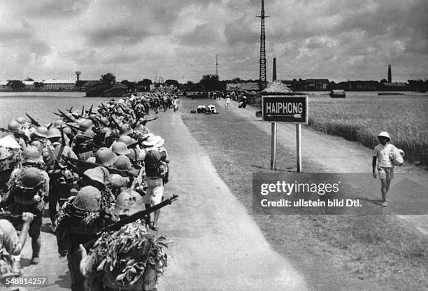 Vietnam Hai Phong Hai Phong: Japanese soldiers marching into Indochina: infantrymen on their way to Haiphong . - September 1940 - Photographer:...