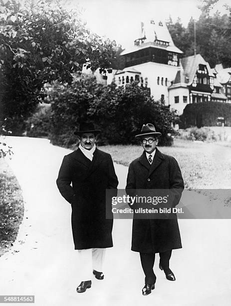 Mihalache, Ion - Politician, Romania *03.03.1882-+ Founder and leader of the Peasants' Party Prime Minister 1930 - Ion Mihalache with the Minister...