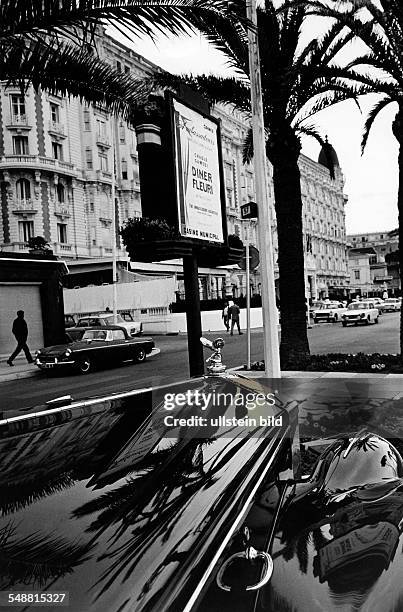 Provence-Alpes-Cote-d'Azur Cannes: cars, bonnet of a Rolls Royce - 1965 - Photographer: Jochen Blume - Vintage property of ullstein bild