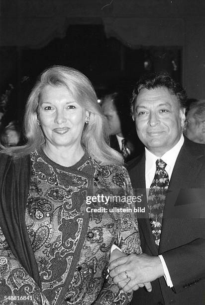 Mehta, Zubin - Musician, Conductor, India - with his wife Nancy Kovack in Berlin - September 1995