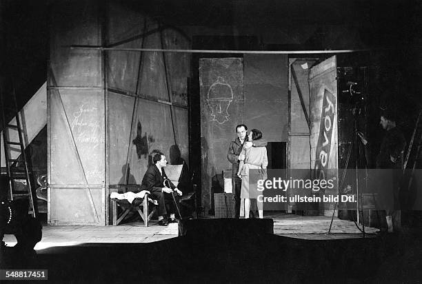 Performance of Arnolt Bronnen's play 'Die Katalaunische Schlacht' in the Berlin Schauspielhaus; - photograher: Fritz Zielesch / UMBO - undated