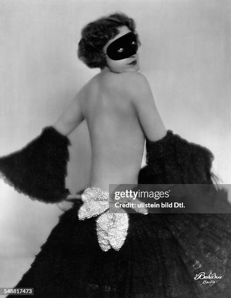 Gerty von Reichenhall - Actress - half-nude in a carnival costume with mask - about 1928 - Photographer: Atelier Balasz - Published by: 'Die Dame'...