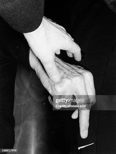 Hands of an older man - 1971 - Photographer: Jochen Blume - Vintage property of ullstein bild