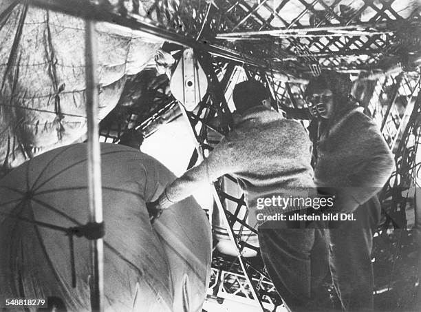 Polar flight of the LZ 127 'Graf Zeppelin': - a trial balloon is let fly and soaring to the stratosphere - - Photographer: Walter Bosshard - Vintage...