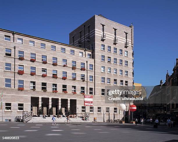 Germany, Saxony-Anhalt, Halle - market place with city hall