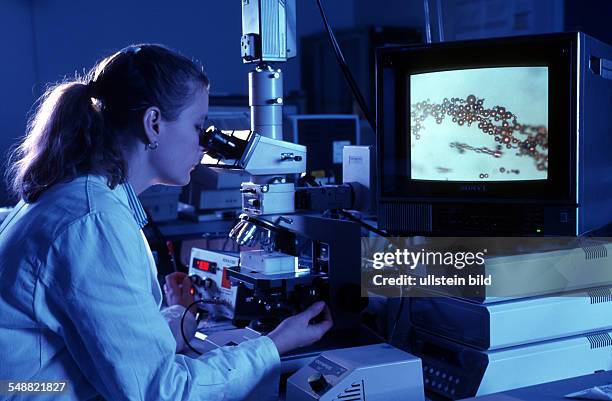 Germany, IMN Saarbruecken: Special materialparticles can change the viscosity of liquids.