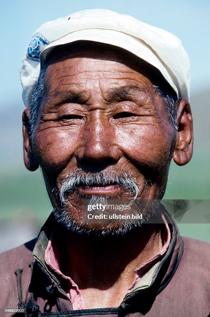 MNG, Mongolia, old man in the Khoevsgoel province.