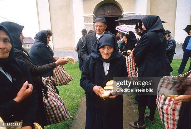 Romania: A requiem mass in the orthodox church of Hodac.