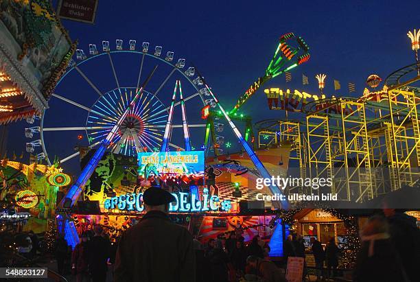 Berlin-Mitte, Weihnachtsmarkt am ALEXA Fahrgeschaefte