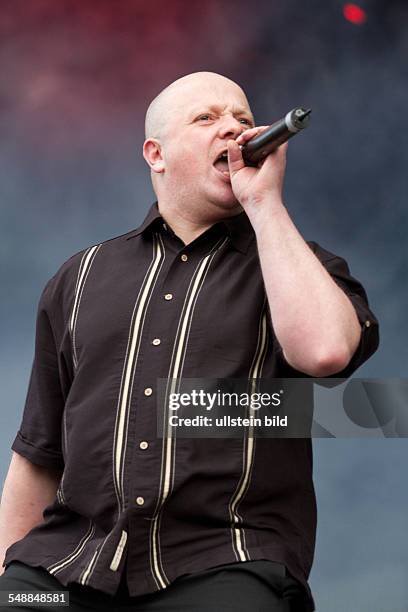 Singer Ronan 55 Vnv Nation Photos & High Res Pictures - Getty Images