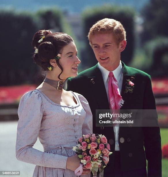 Austria Salzburg-Bundesland Salzburg - wedding, bride and groom in traditional Austrian fashion - 1960s