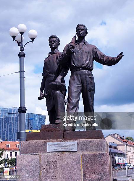 Lithuania Vilnius Vilnius - Figures of socialistic workers